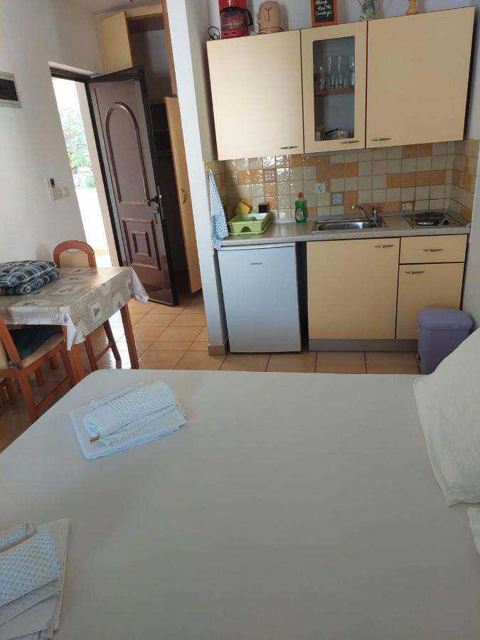 Apartmani Lavanda Pag Town Zewnętrze zdjęcie